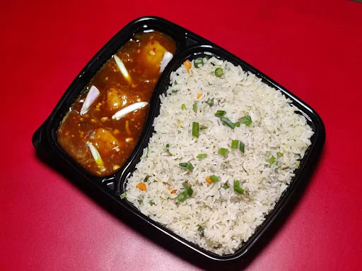 Veg Fried Rice With Chilli Paneer