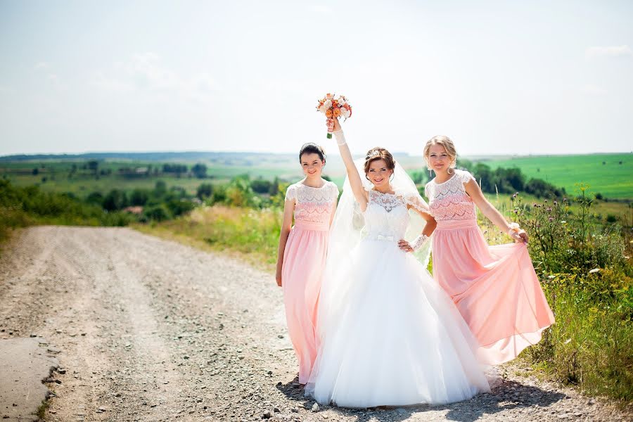 Fotografo di matrimoni Liliya Turok (lilyaturok). Foto del 15 gennaio 2016