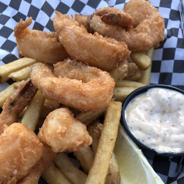 Fried shrimp and chips