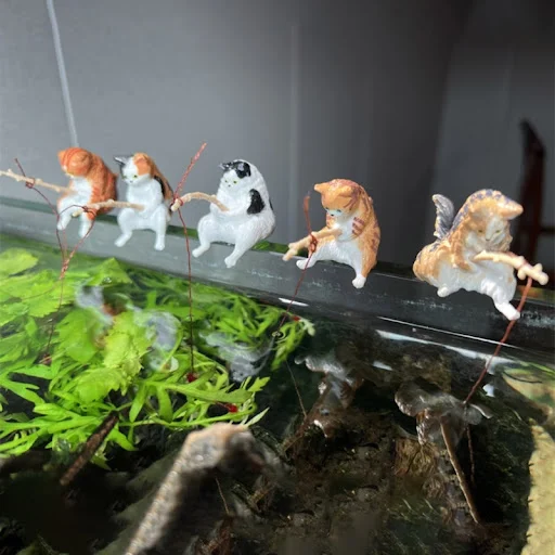 Mini Aquarium Fishing Cat Ornament Aquarium Fish Tank Landscaping Small Cartoon Cat Statue Interesting Miniature Fishbow