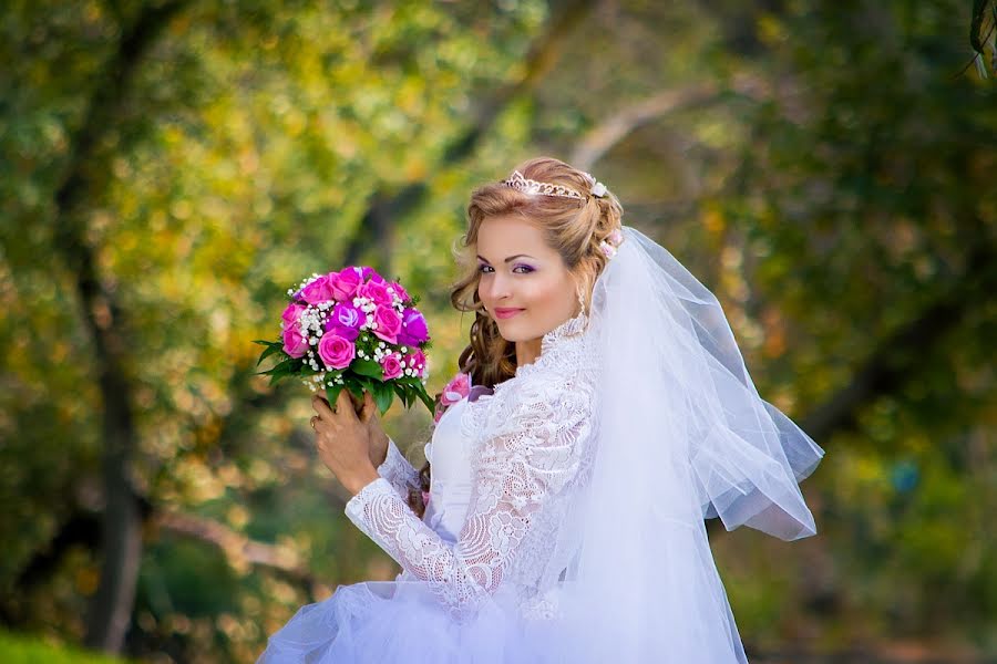 Wedding photographer Olesya Batura (olesyaz). Photo of 6 June 2014