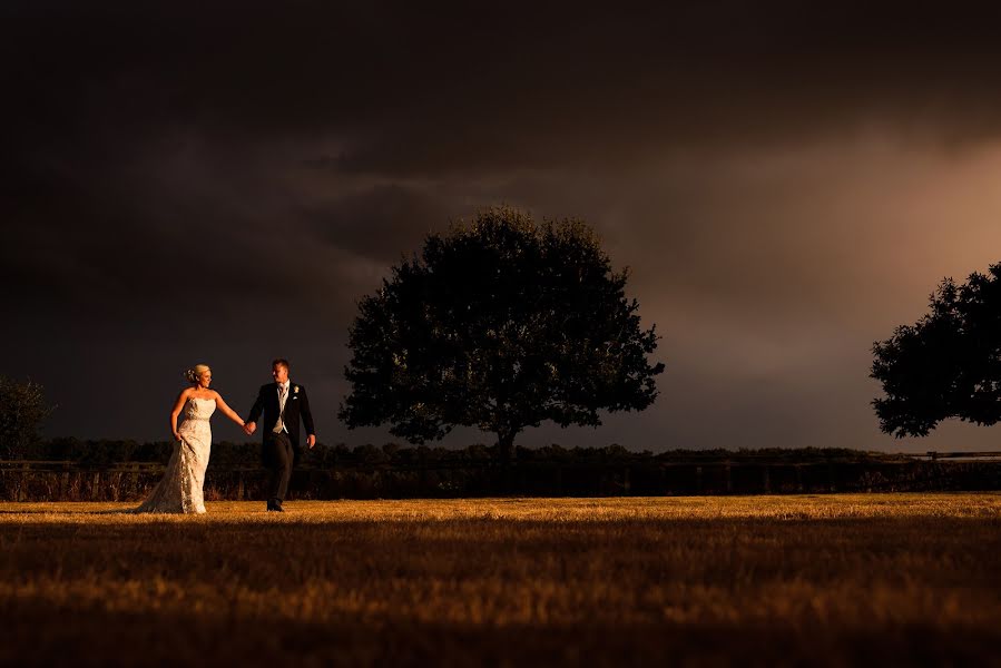 Fotografo di matrimoni Neil Redfern (neilredfern). Foto del 10 agosto 2018