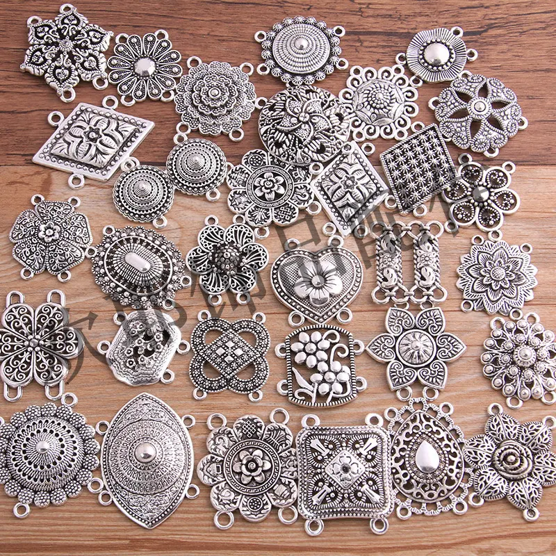 Ketting, armband en accessoires in nationale stijl. Poreuze connector voor unieke ornamenten. Maak gemakkelijk gepersonaliseerde sieraden.