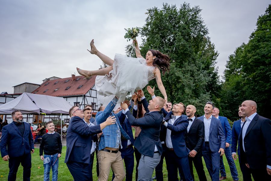 Fotógrafo de casamento Anna Miśtak (blackbearsfilms). Foto de 27 de maio 2022