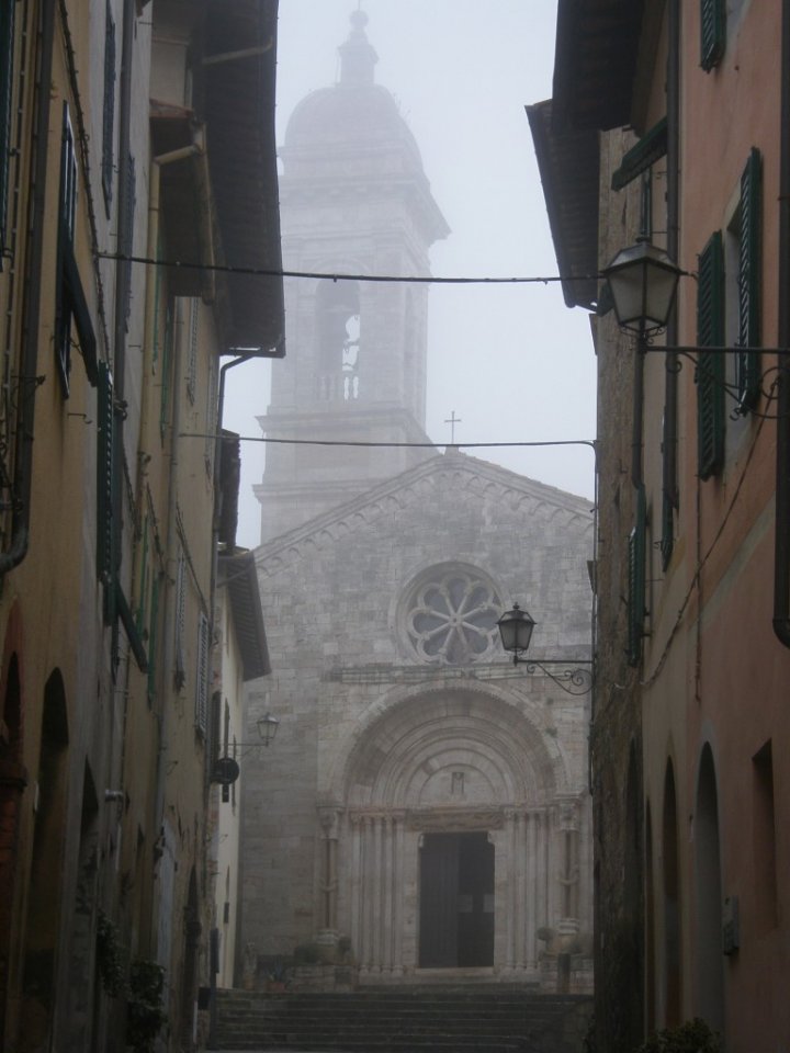 Scorcio della Collegiata di lucy