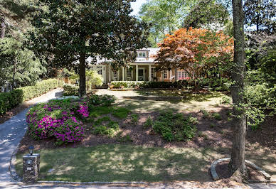 House with pool and garden 10