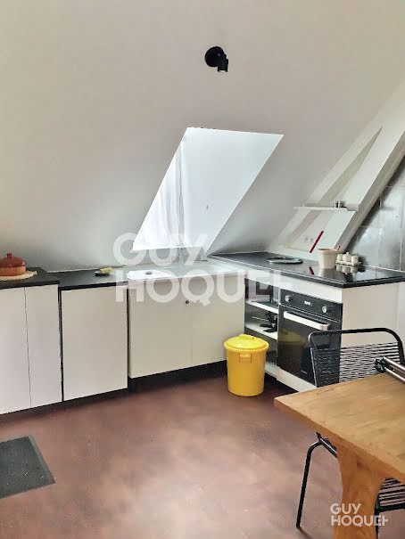 Location meublée appartement 3 pièces 30 m² à Bernay (27300), 585 €