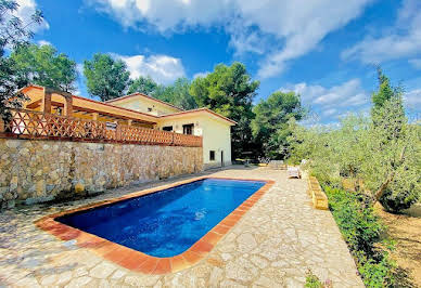 Villa with pool 19