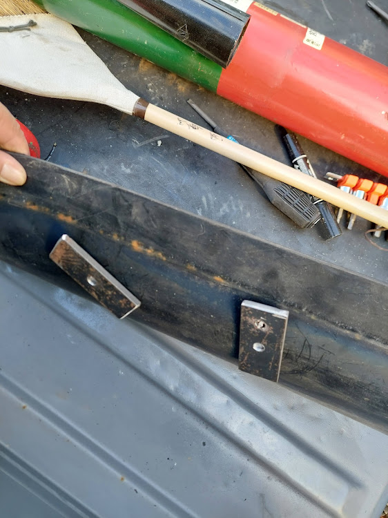 サニートラックのサニトラ・DIY・消火器装備・車両火災は避けたい💦・念には念を入れるに関するカスタム事例の投稿画像6枚目