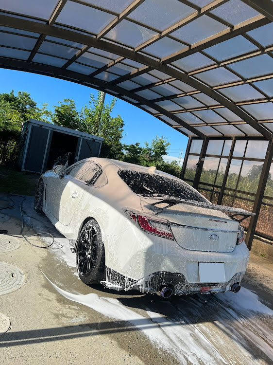 BRZのトムス・シフトノブ交換・スタートスイッチ交換・8月もよろしくお願いしますに関するカスタム事例の投稿画像1枚目