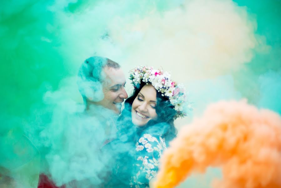 Fotografo di matrimoni Kseniya Yarkova (yagradi). Foto del 24 agosto 2015