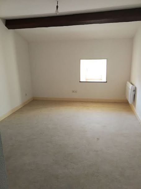 Location  appartement 3 pièces 63 m² à Dompierre-sur-Charente (17610), 475 €