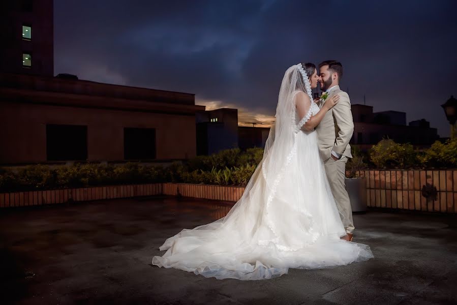 Wedding photographer Oscar Osorio (oscarosorio). Photo of 23 December 2019