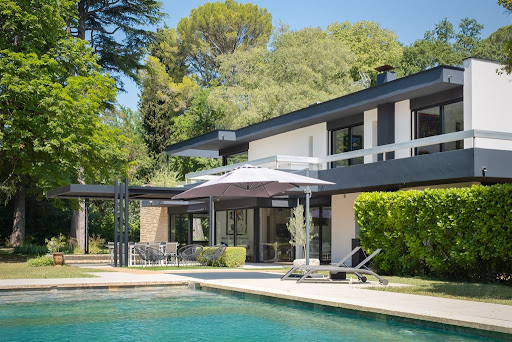 Maison avec piscine et jardin 2