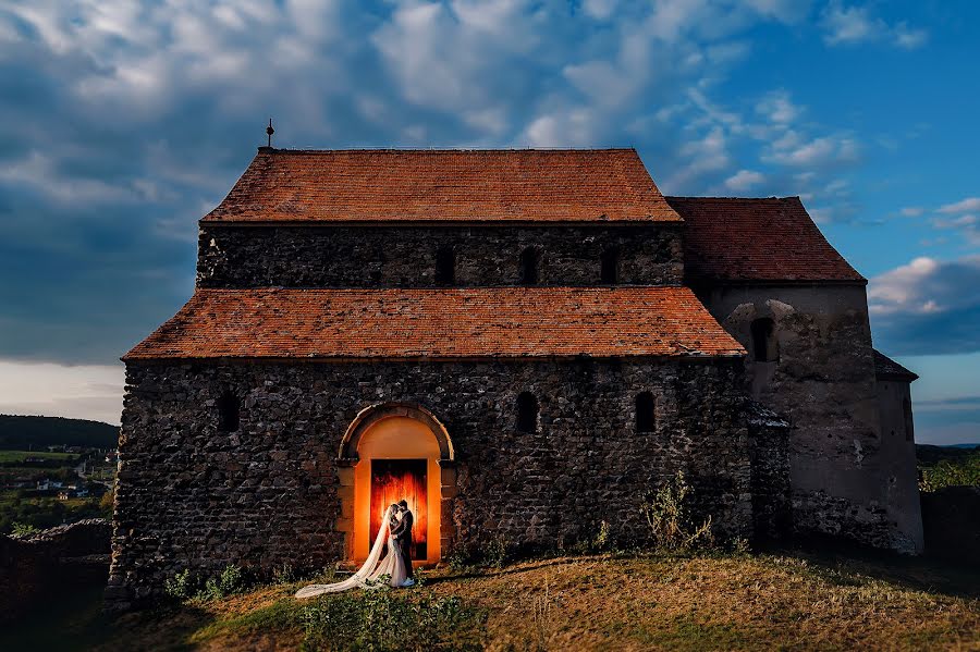 Fotógrafo de casamento Ionut Mircioaga (ionutmircioaga). Foto de 2 de outubro 2023