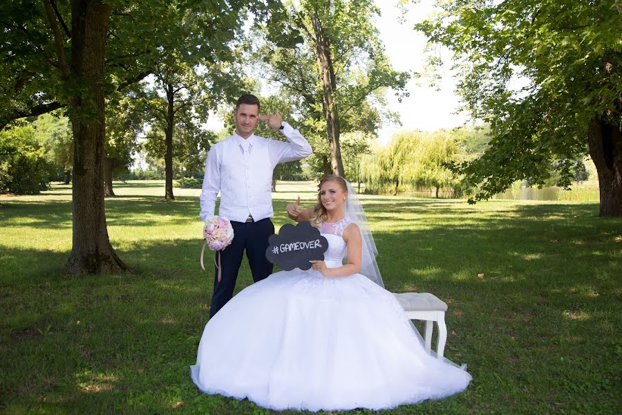 Wedding photographer Melinda Csörgőné Antal (antalmeli). Photo of 26 March 2019