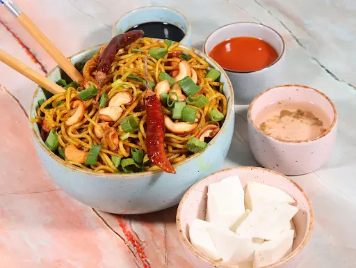Paneer Singapore Noodles [750 Ml]