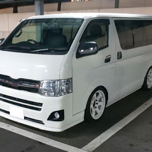 ハイエースバン TRH200V