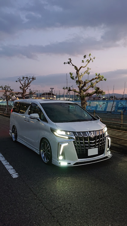 アルファードの仕事おわりにパシャリ・今日も一日お疲れ様でした。・#エムズスピード・#コンプリートカー・夜景とマリンブリッジに関するカスタム事例の投稿画像3枚目
