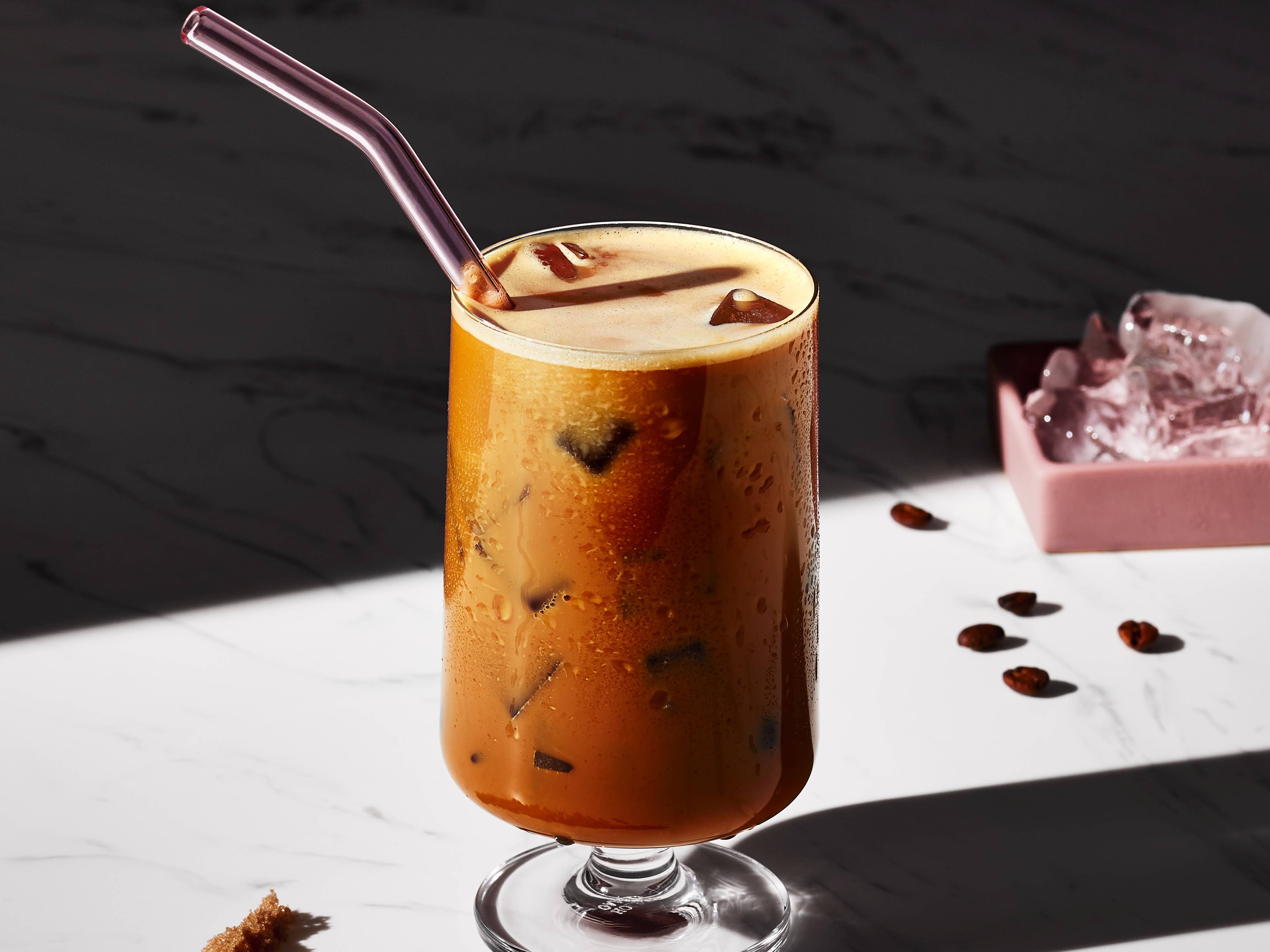 coffee strawberry chiller, coffee drinks, cold coffee drinks