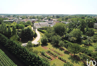 Maison avec piscine et terrasse 4