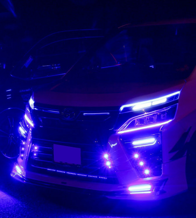 ヴォクシーのあやぱぱ(TEAM   BLUE )さんが投稿したカスタム事例の投稿画像1枚目