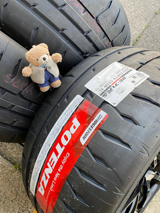 ボクスターのポテンザRE-71RS・TWS exfp・カミカミタイヤに関するカスタム事例の投稿画像1枚目