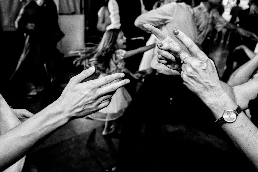 Wedding photographer József Márk Losonczi (losonczi). Photo of 11 April