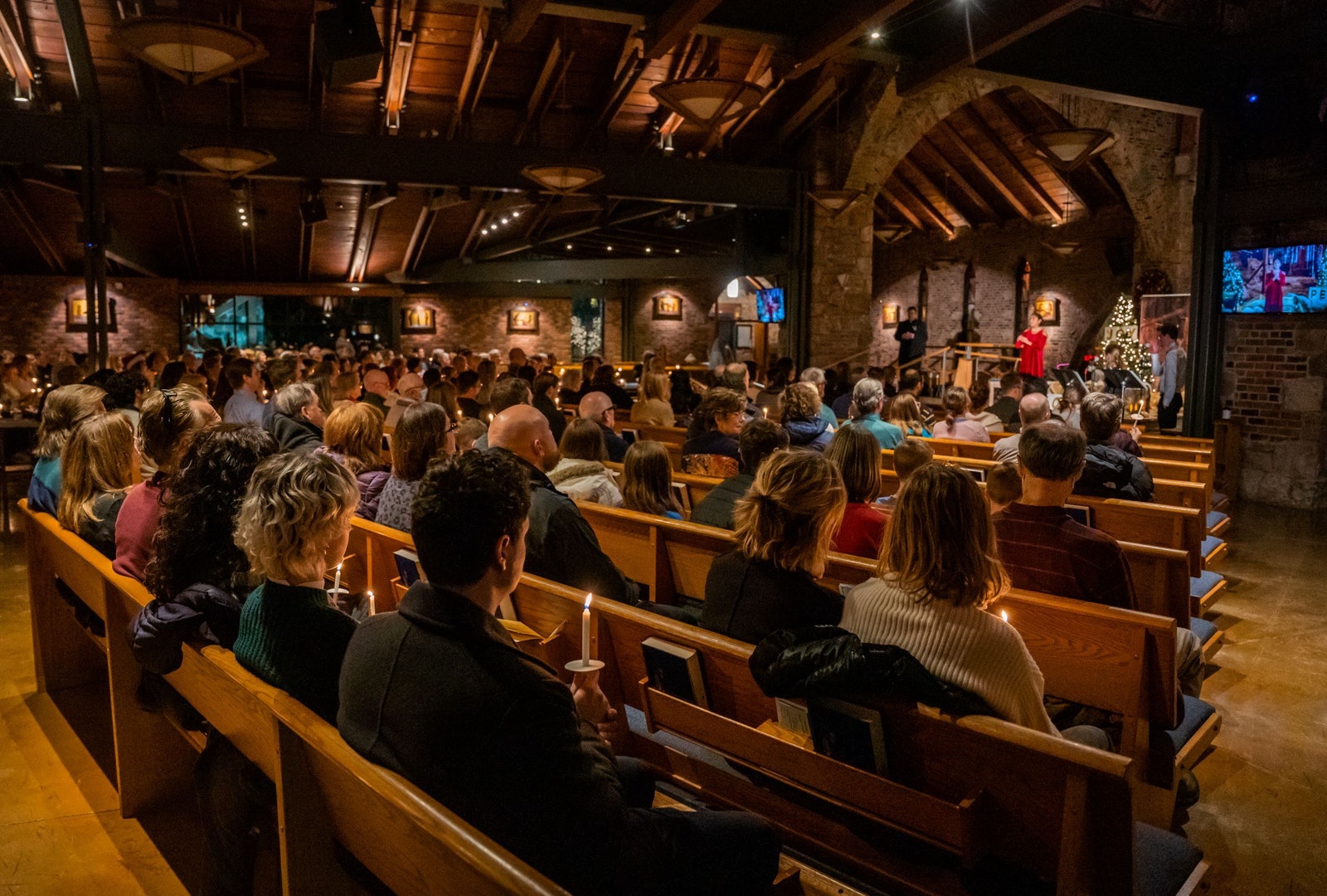 St. Joseph Parish in Lake Orion is filled for a Christmas concert, which was led by students of the parish, Fr. Kean said, many of whom were personally impacted by the Nov. 30 tragedy at Oxford High School. (Valaurian Waller | Detroit Catholic)