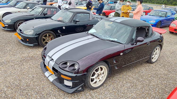 カプチーノのオープンカフェ・カーボンシート・レーシングストライプ・センターストライプ・オープンカフェ 2022参加に関するカスタム事例の投稿画像5枚目