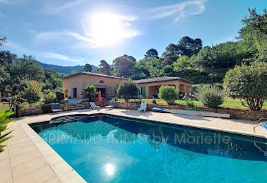 Maison avec piscine et terrasse 10