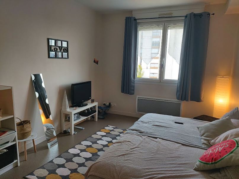 Location  appartement 1 pièce 26 m² à Limoges (87000), 306 €