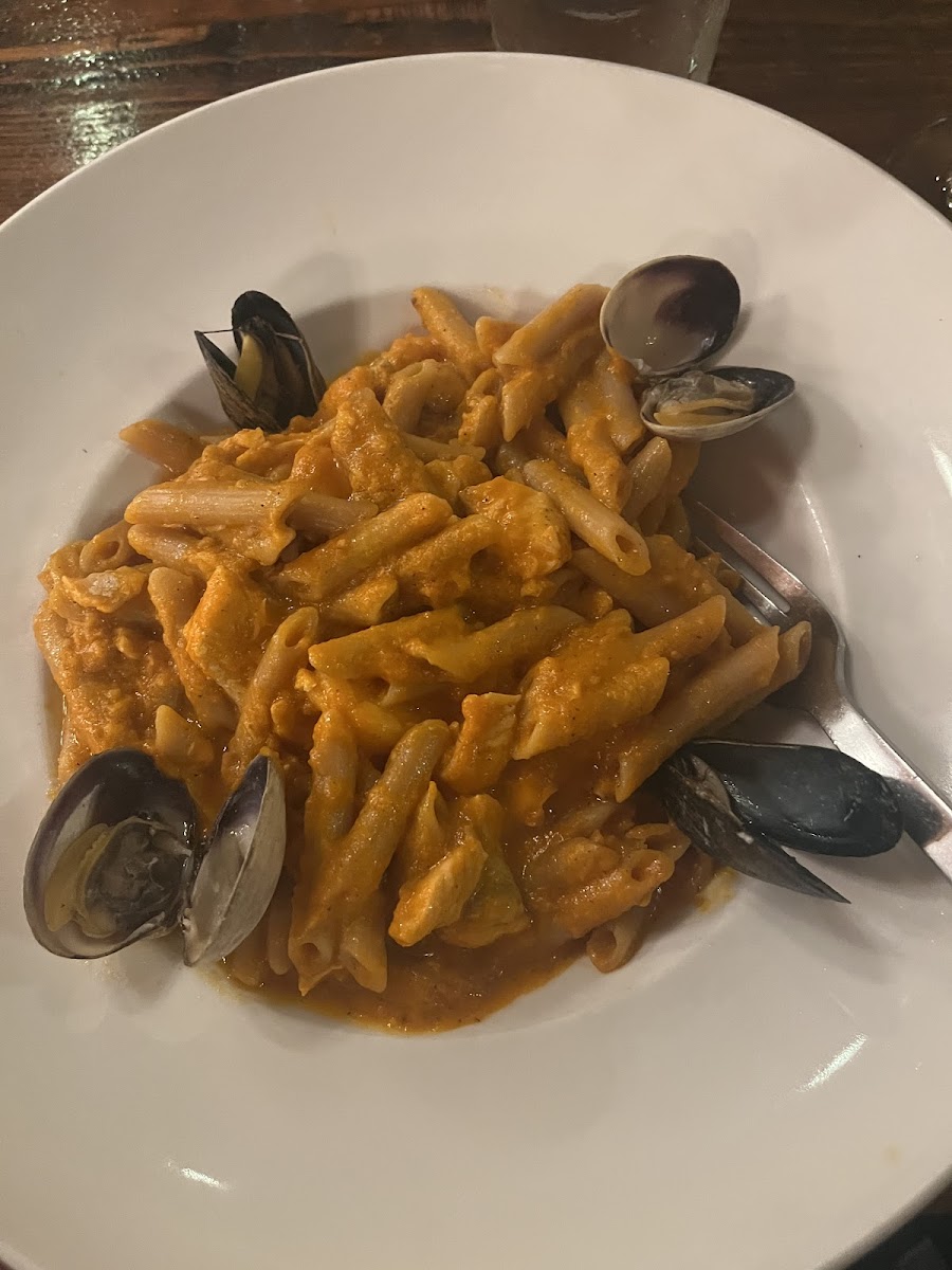 Gf seafood fettuchini (w GF penne)