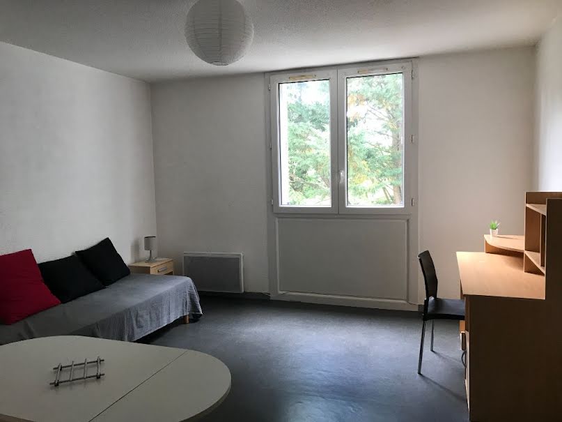 Location meublée appartement 1 pièce 23 m² à Limoges (87000), 370 €