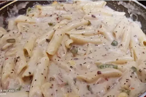 Veg White Creamy Pasta