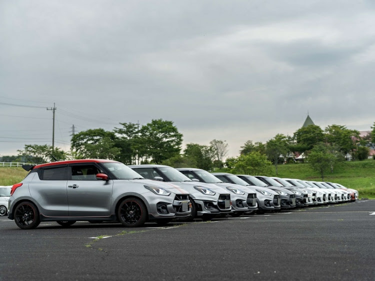 スイフトスポーツのスイスポ乗りと繋がりたい・ツーリングオフ・ローリングショット撮影に関するカスタム事例の投稿画像6枚目