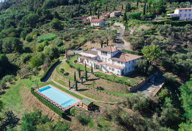 Villa avec piscine et jardin 1