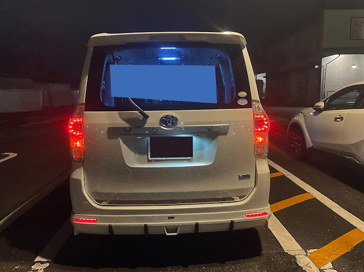 ヴォクシーのZRR70W・投稿忘れ・4灯化キットに関するカスタム事例の投稿画像4枚目