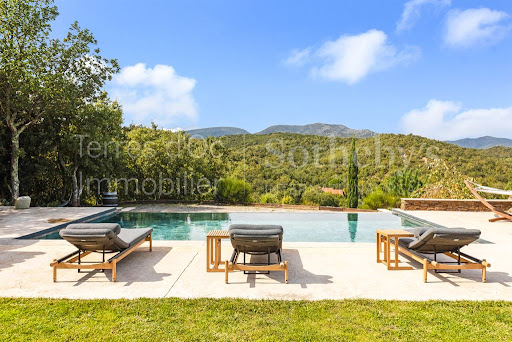 House with pool and terrace 3