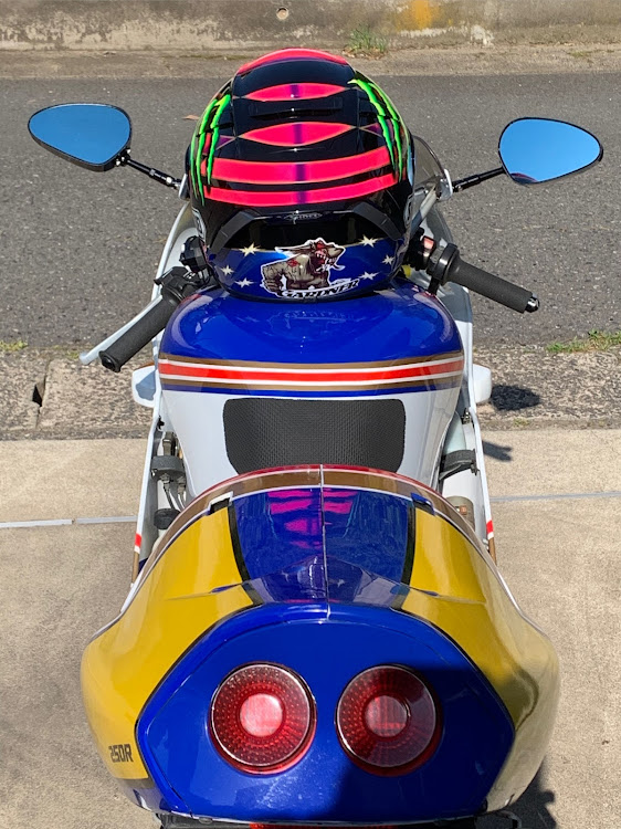 インプレッサ WRX STIのSHOEI ヘルメット・ワインガードナー・NSR250R・GSX1300R・b-com sb6Xに関するカスタム事例の投稿画像2枚目