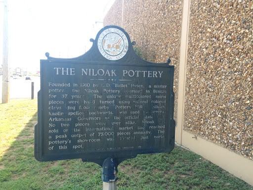 Niloak Pottery