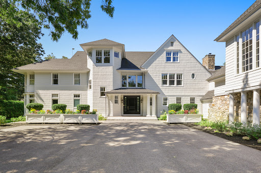 Property with pool and garden 5