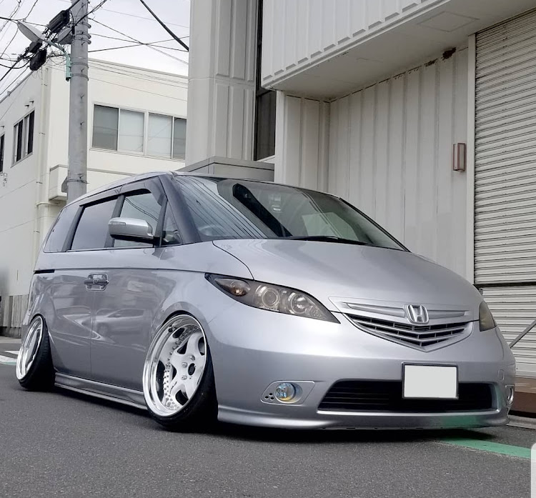 エリシオンのhiro_411flushさんが投稿したカスタム事例の投稿画像1枚目