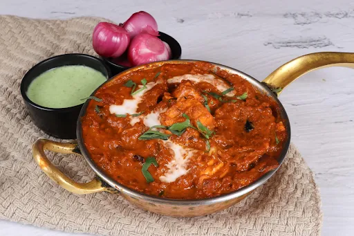 Paneer Kofta In Red Curry