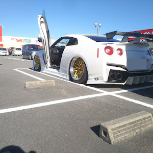 NISSAN GT-R R35