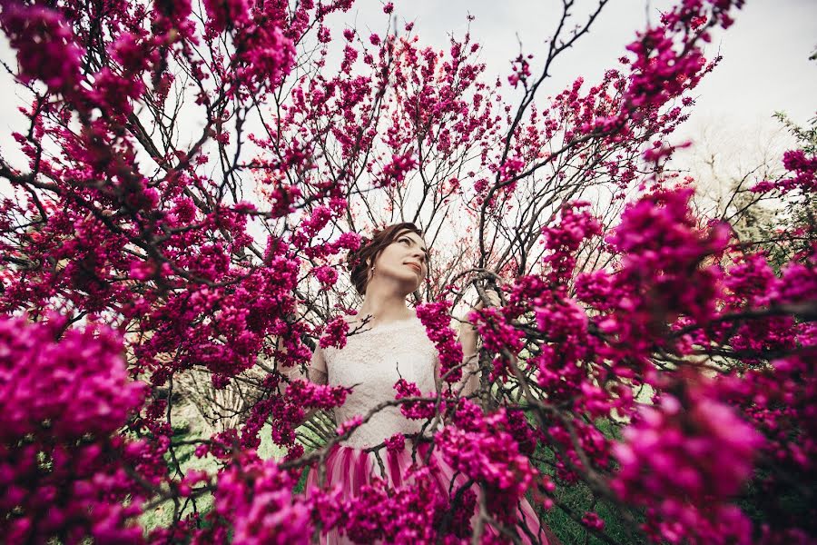 Wedding photographer Alya Kulikova (kulikovaalya). Photo of 5 April 2018