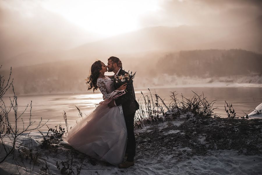 Fotógrafo de casamento Evgeniy Zinovev (alkazar). Foto de 17 de janeiro 2019