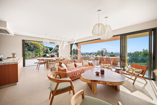 Propriété avec piscine et jardin 5