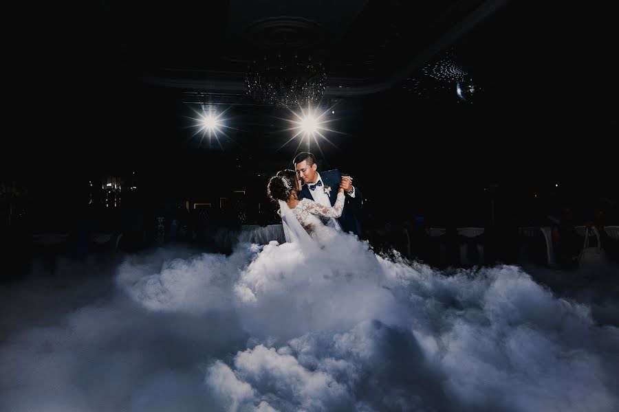 Fotógrafo de casamento Marat Adzhibaev (adjibaev). Foto de 20 de janeiro 2018