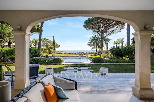 Villa avec piscine 3